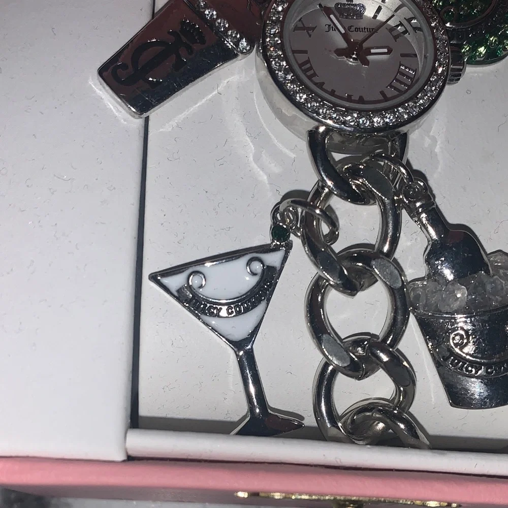 🆕-Juicy Couture Silver 🍸Martini Charm Bracelet Watch - Picture 5 of 13